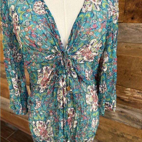 Bisou Bisou Floral Blouse in Teal - Picture 2 of 14